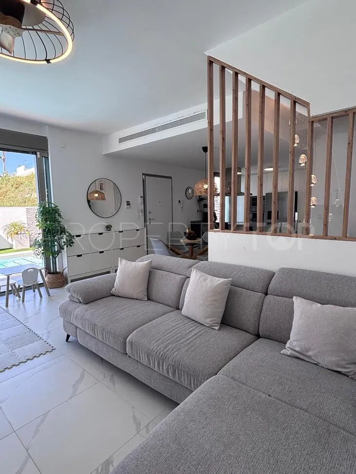 For sale Villamartin villa with 5 bedrooms