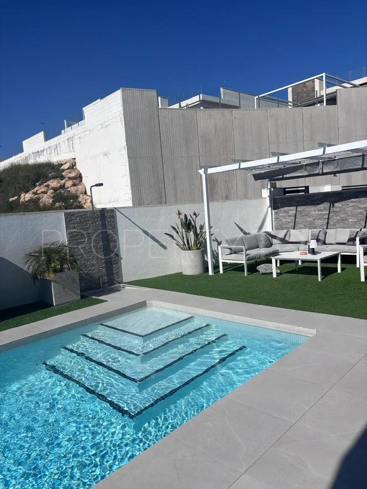 For sale Villamartin villa with 5 bedrooms