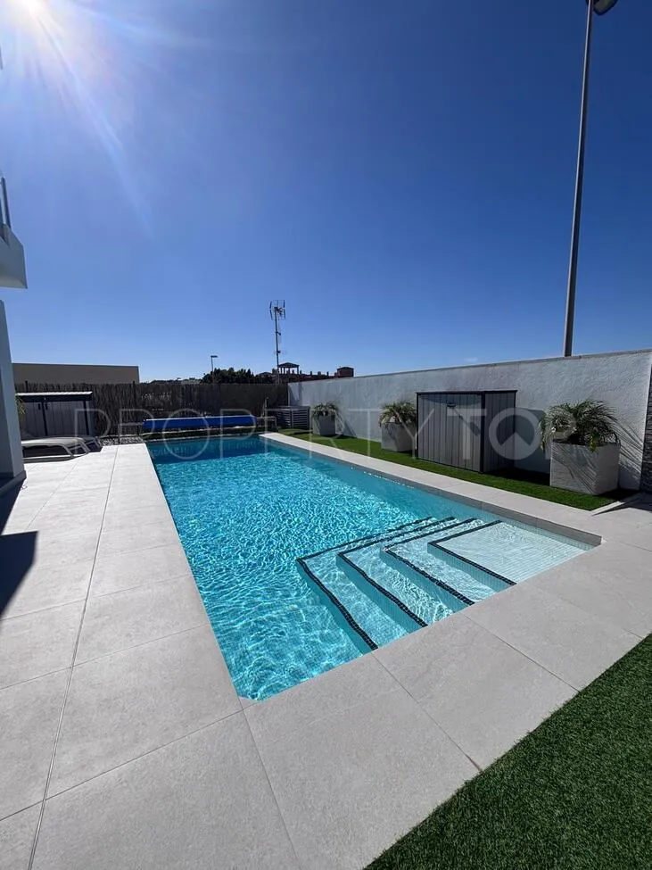 For sale Villamartin villa with 5 bedrooms