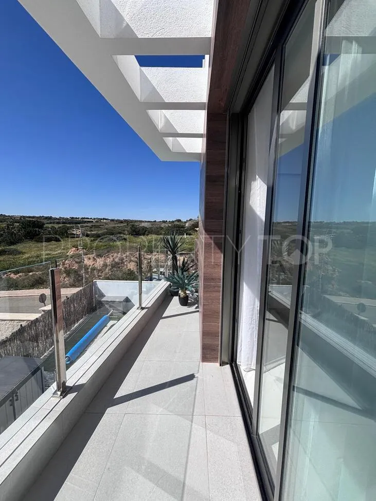 For sale Villamartin villa with 5 bedrooms