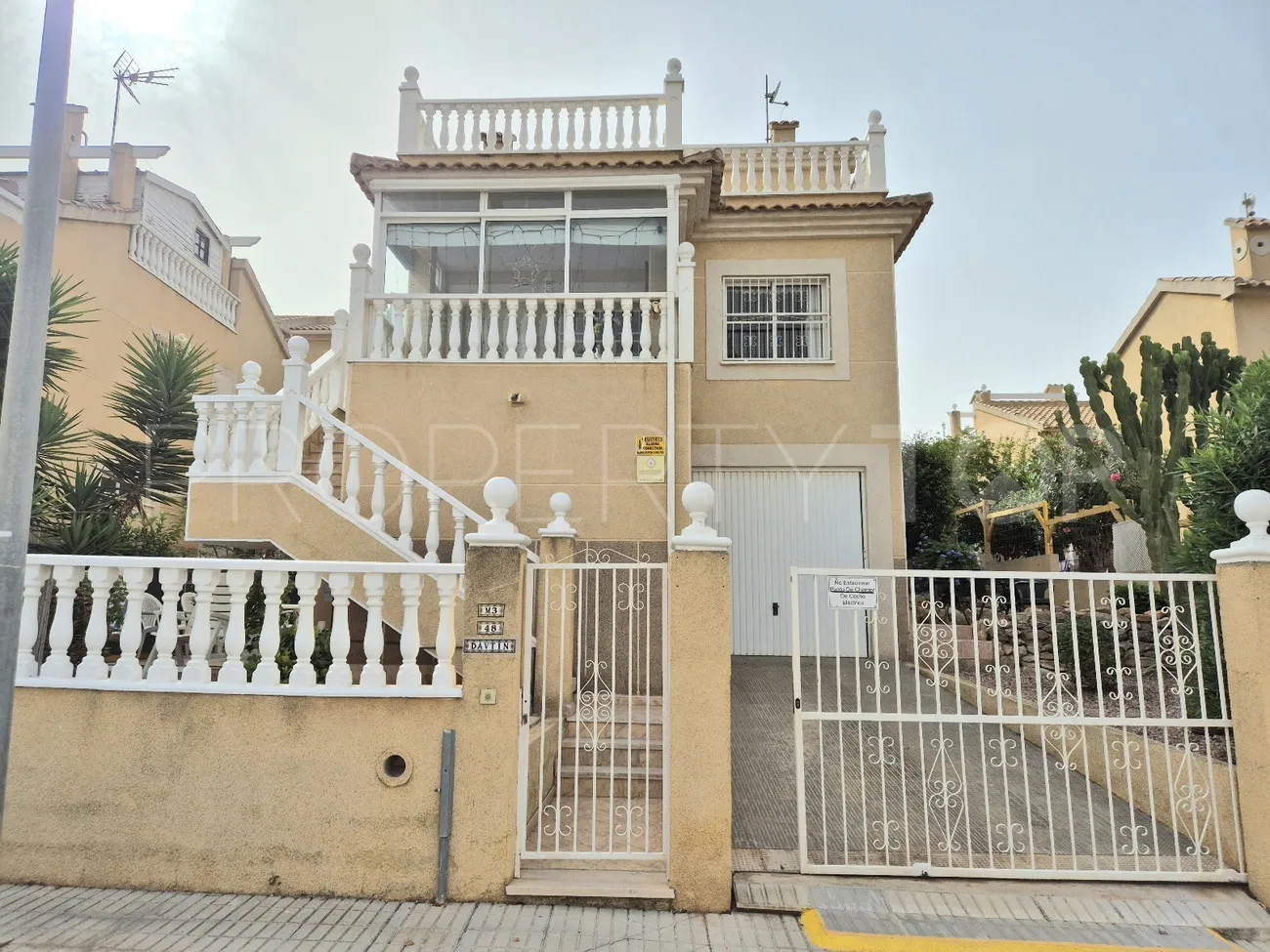 For sale villa in Los Altos de Marbella