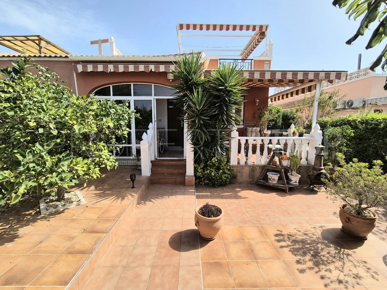 For sale town house in Los Montesinos with 3 bedrooms