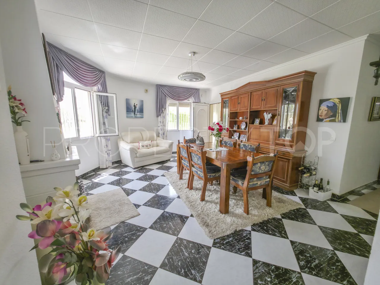 Comprar villa de 3 dormitorios en Torrevieja