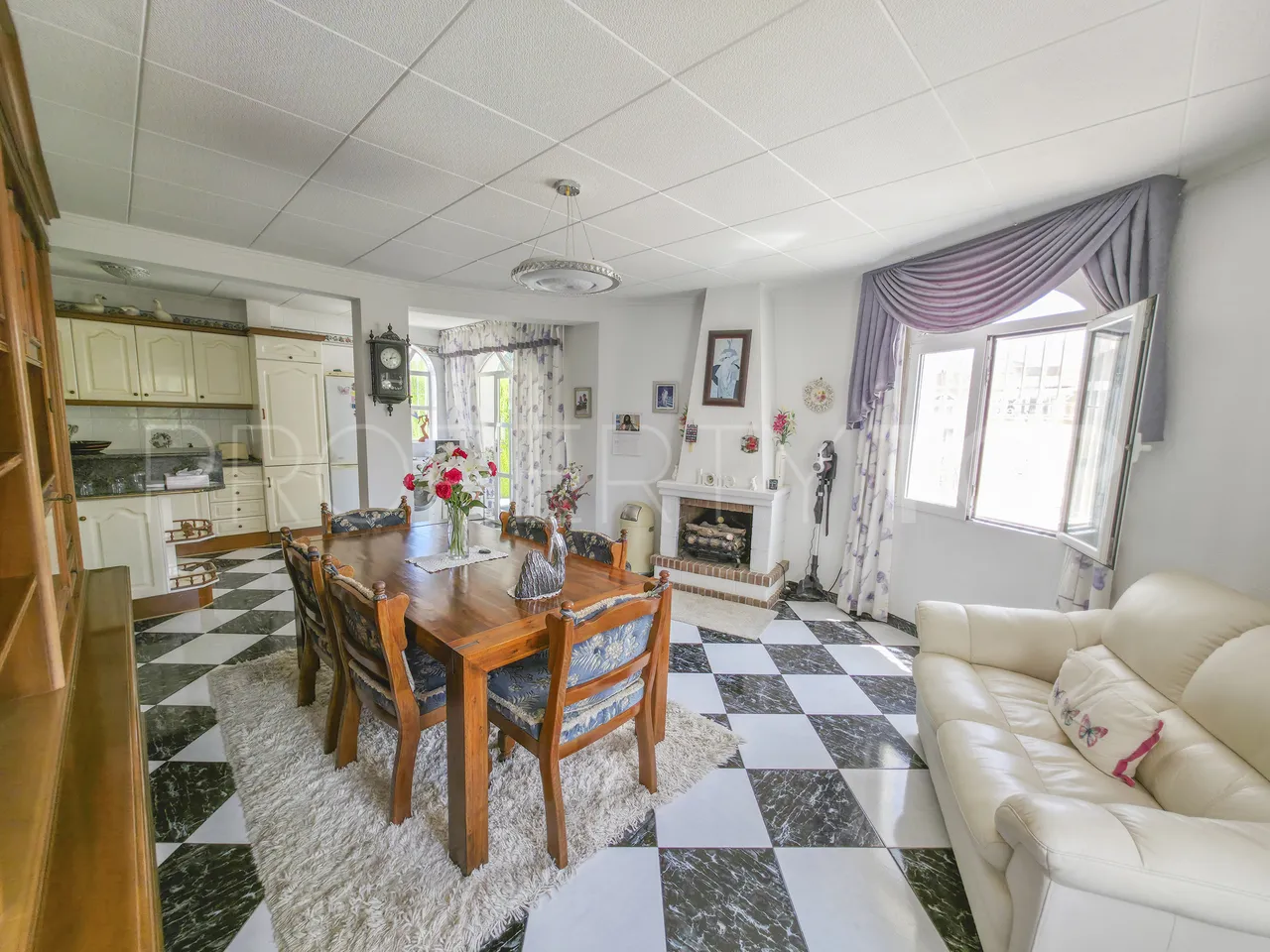 Comprar villa de 3 dormitorios en Torrevieja