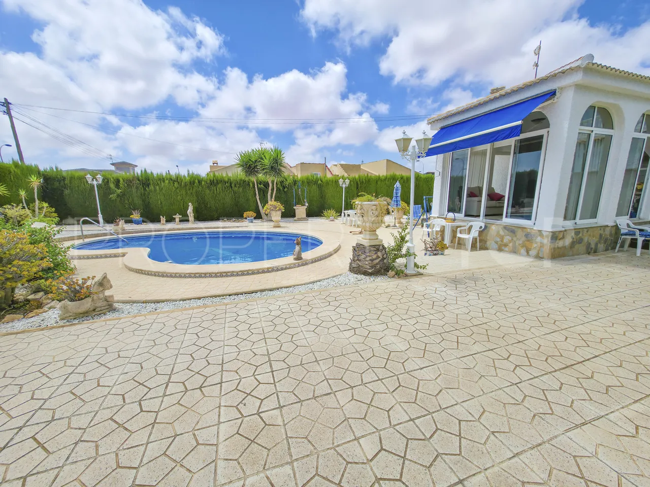Comprar villa de 3 dormitorios en Torrevieja