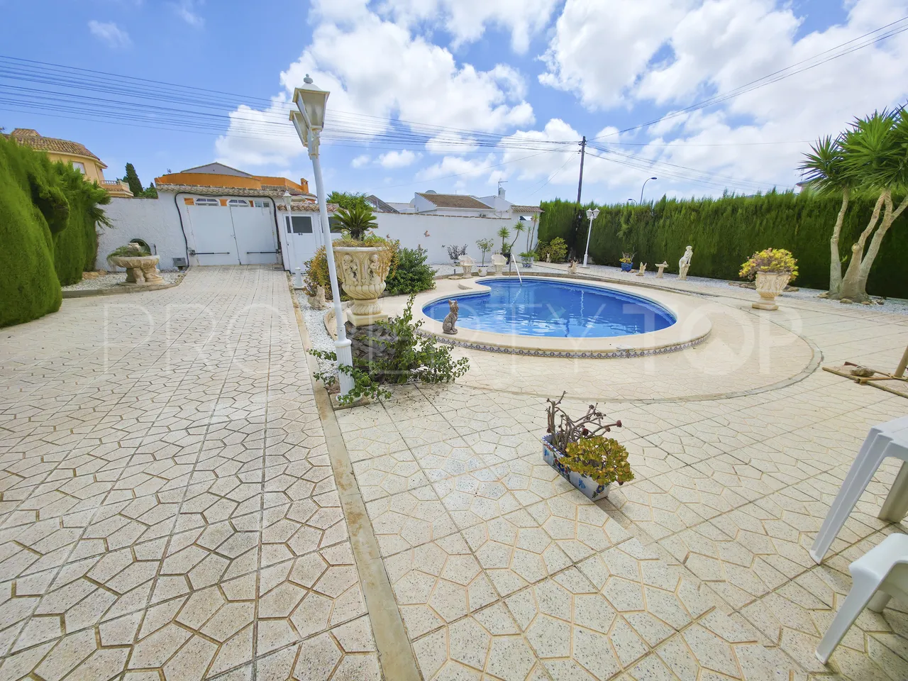 Comprar villa de 3 dormitorios en Torrevieja