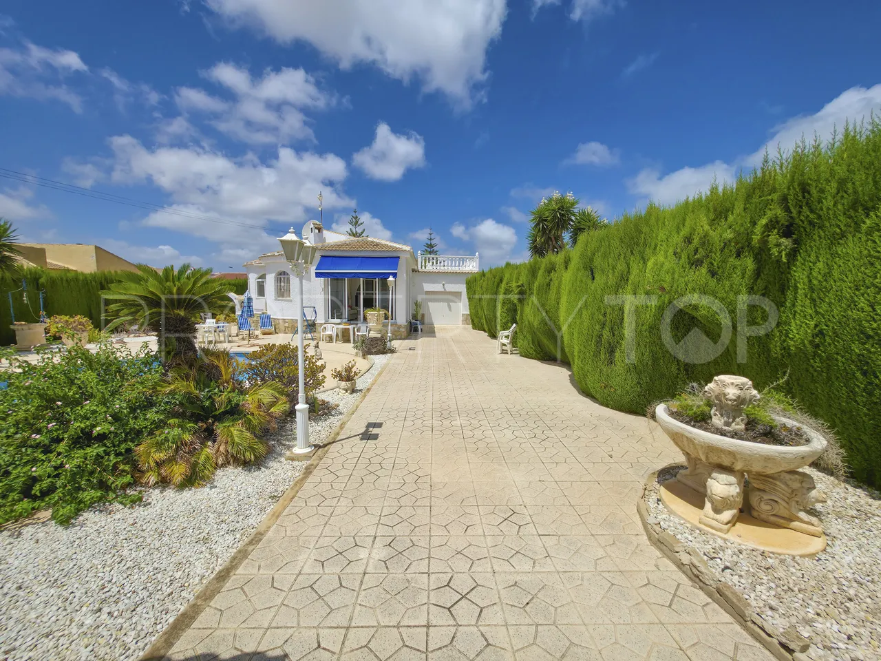 Comprar villa de 3 dormitorios en Torrevieja
