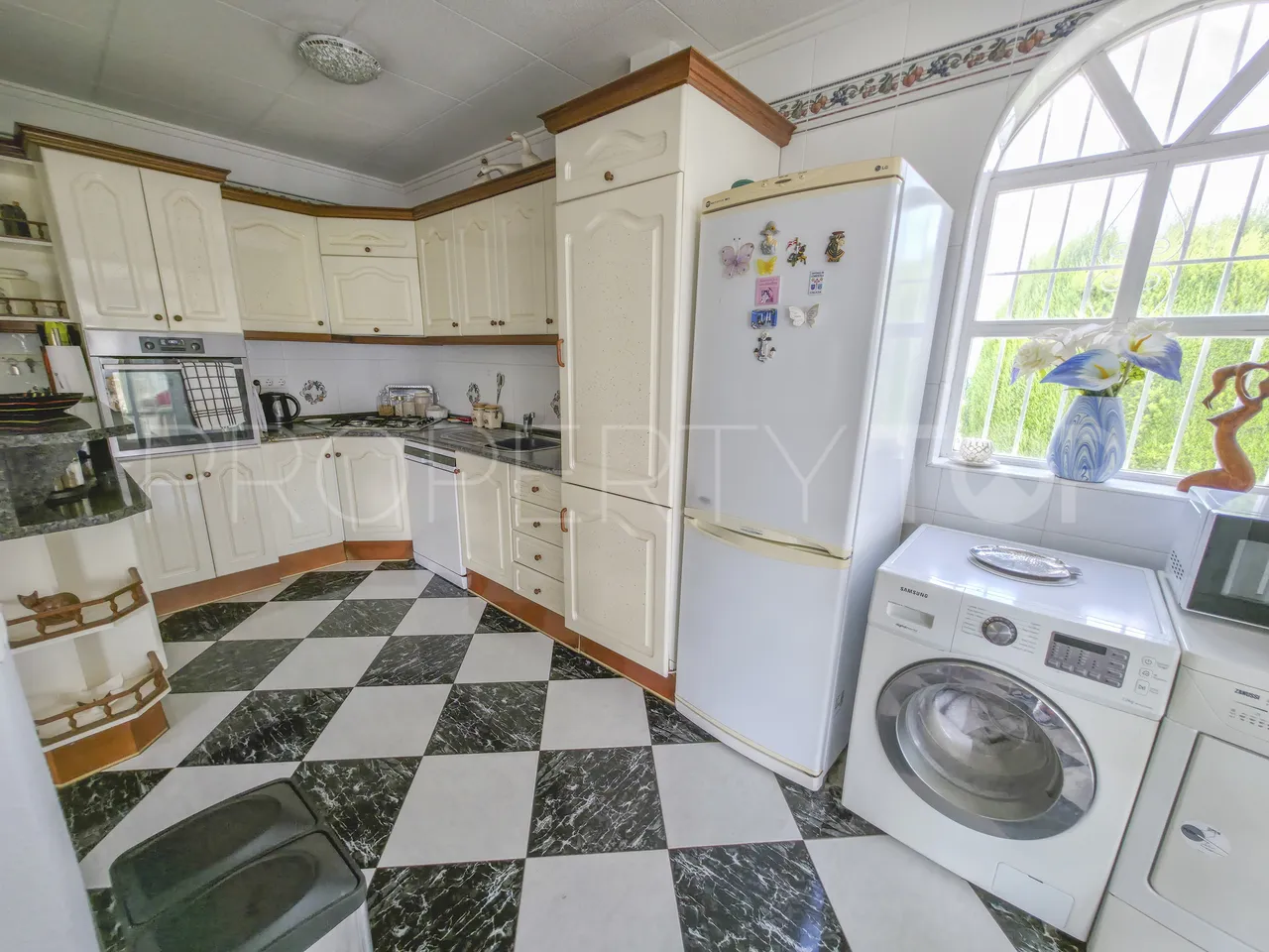 Comprar villa de 3 dormitorios en Torrevieja