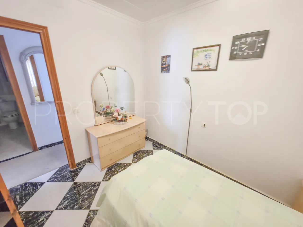 Comprar villa de 3 dormitorios en Torrevieja