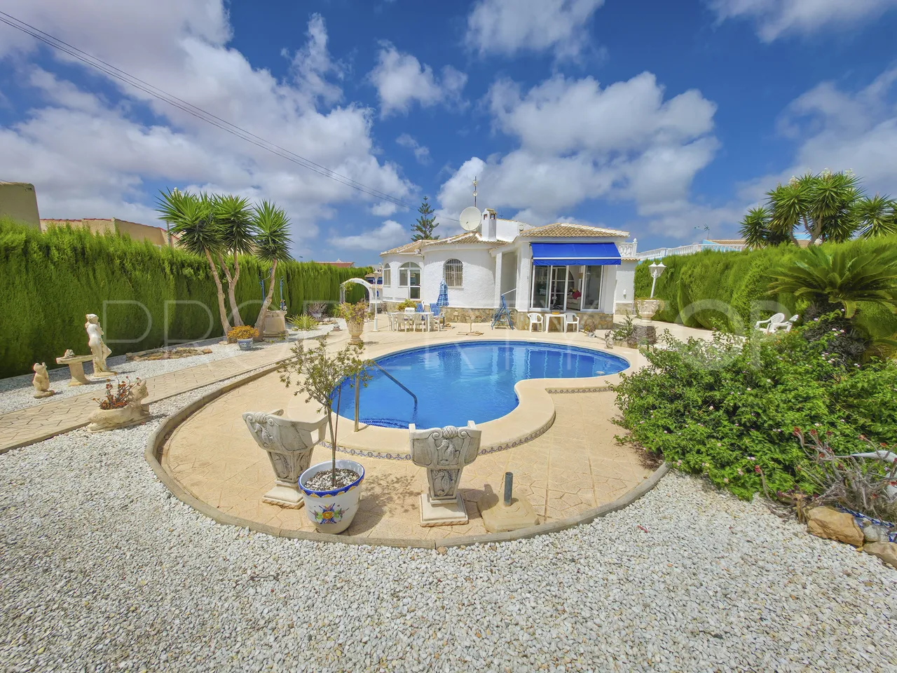Comprar villa de 3 dormitorios en Torrevieja