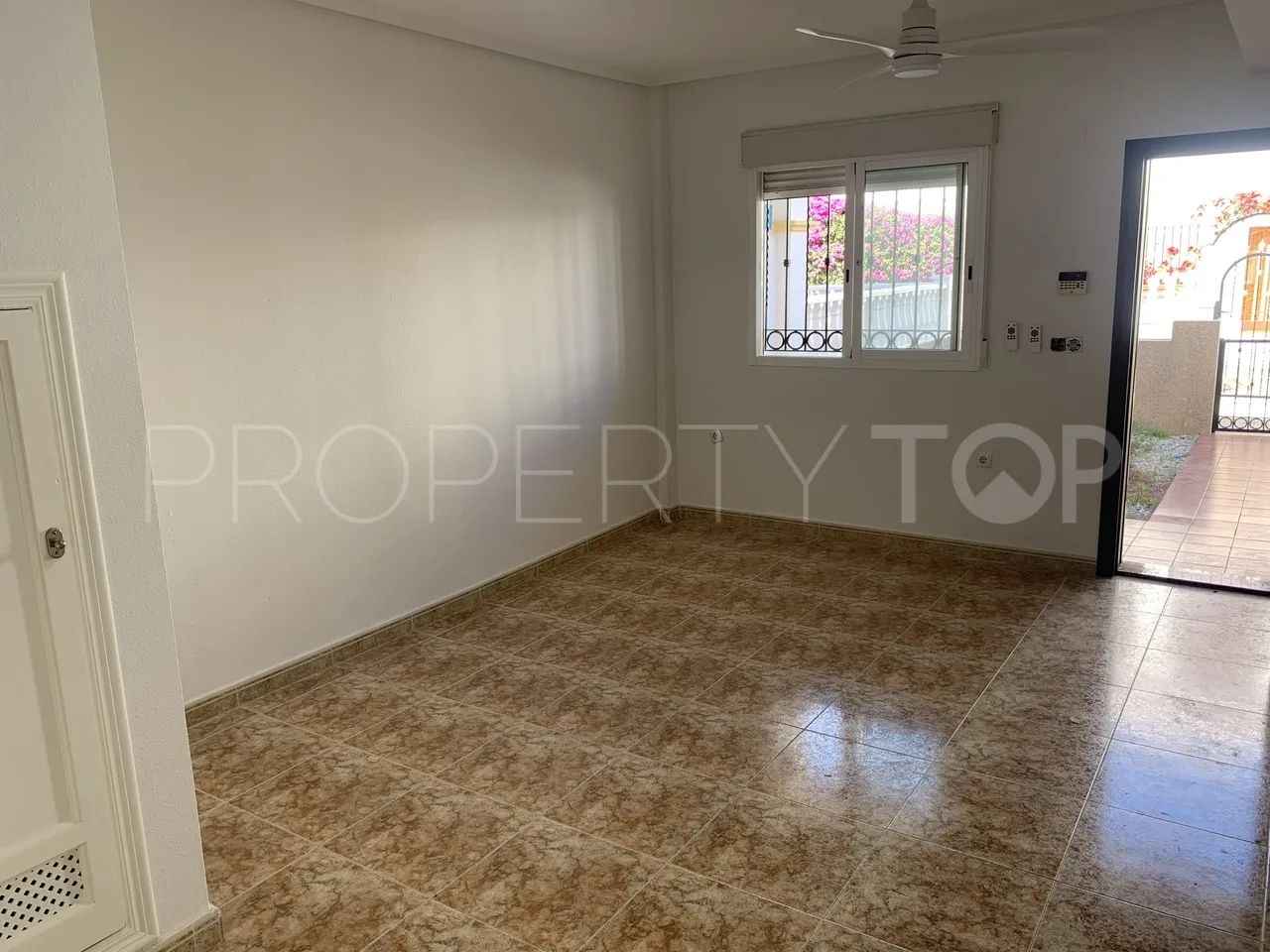Town house with 2 bedrooms for sale in Punta Prima