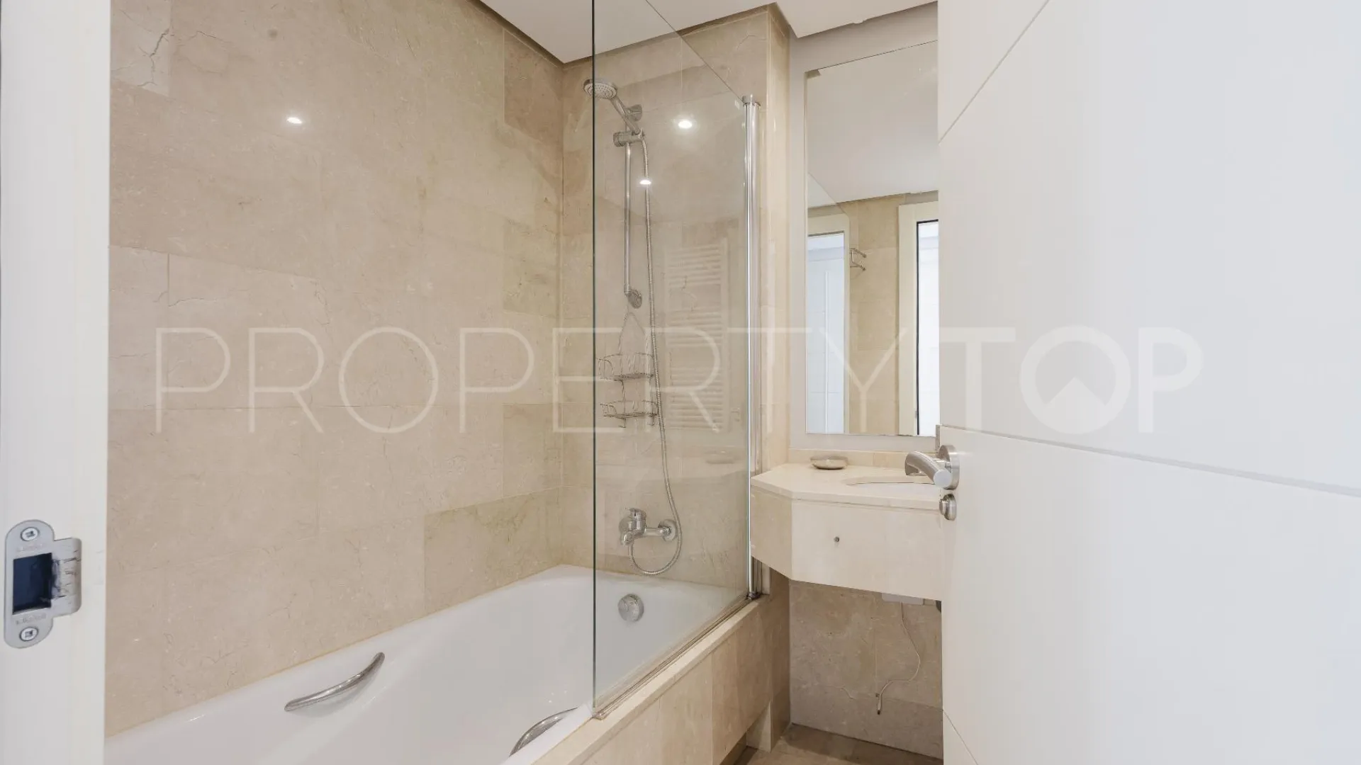Apartamento en venta con 2 dormitorios en Las Colinas Golf