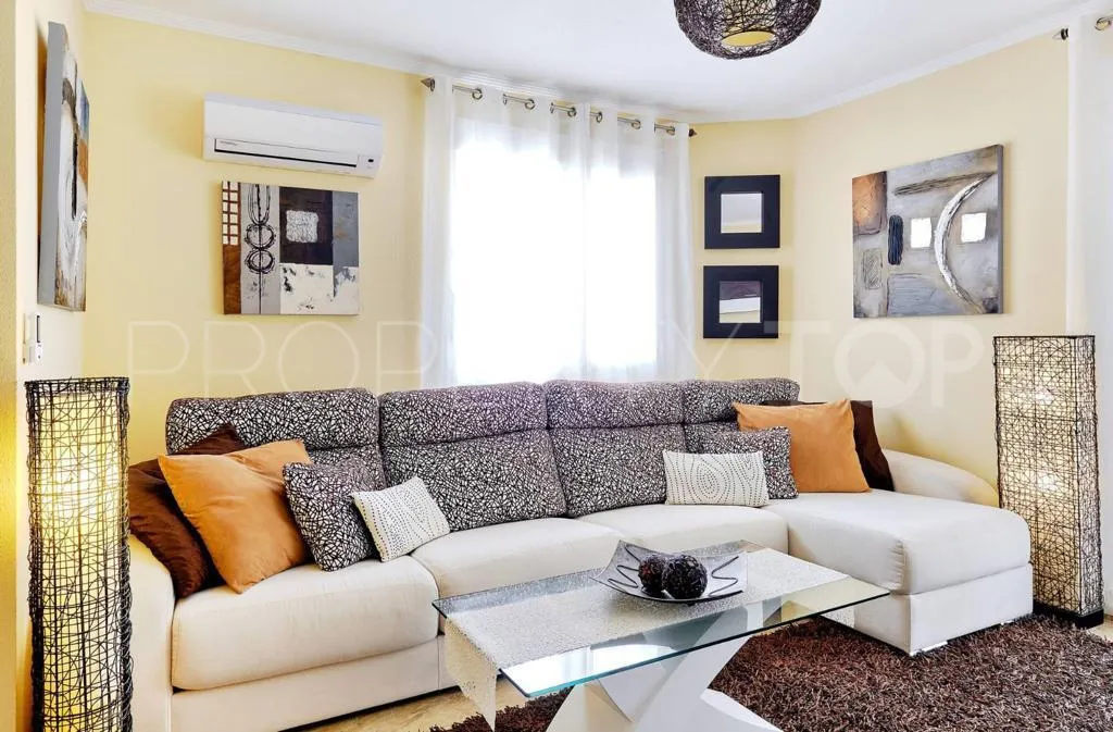 Apartamento a la venta en Villamartin con 3 dormitorios