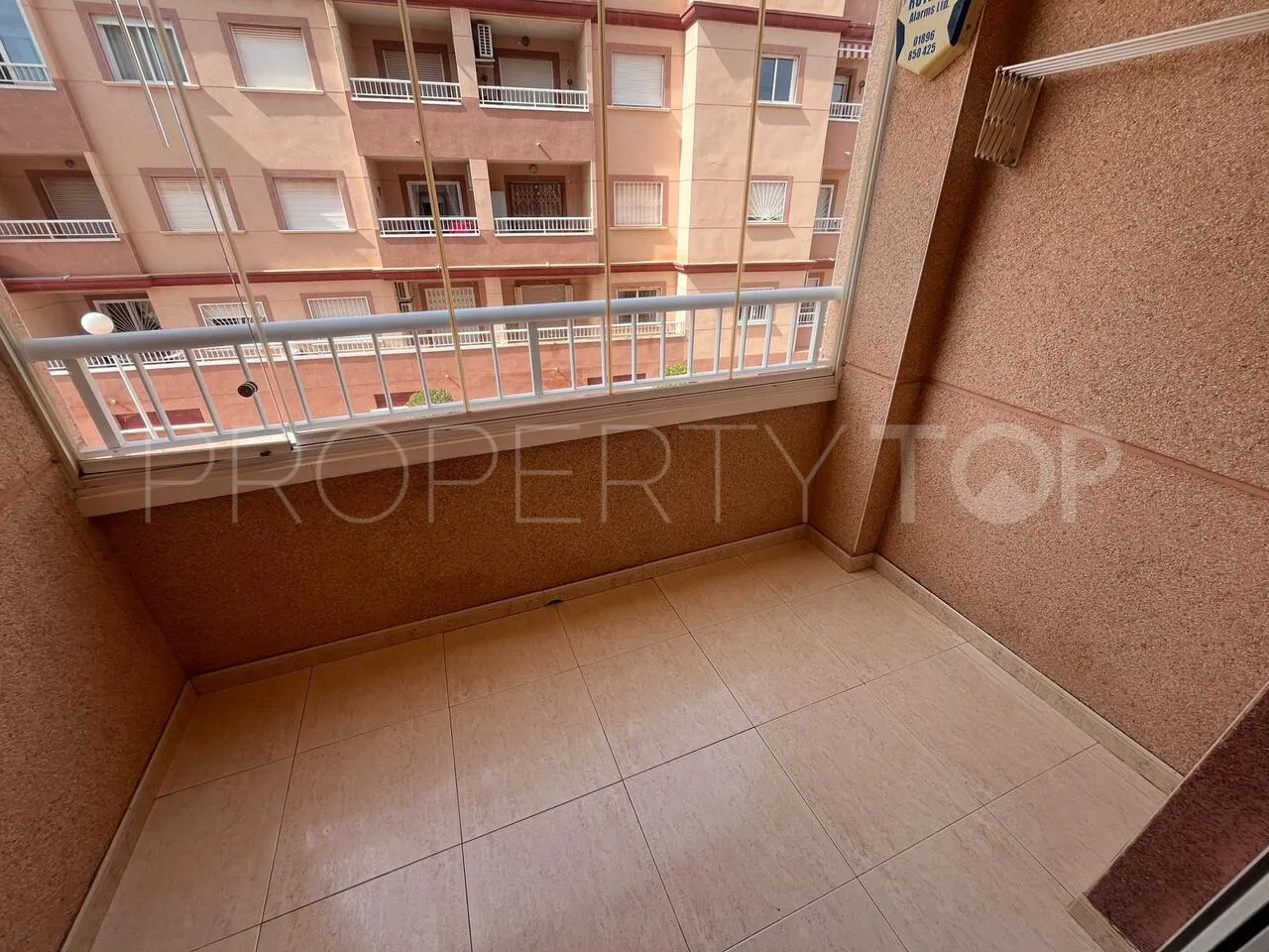 Buy apartment with 2 bedrooms in Algorfa