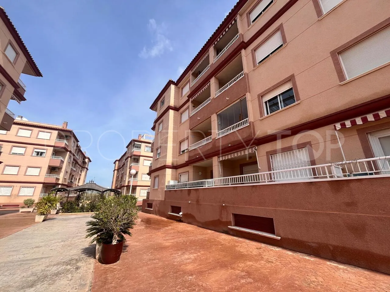 Buy apartment with 2 bedrooms in Algorfa