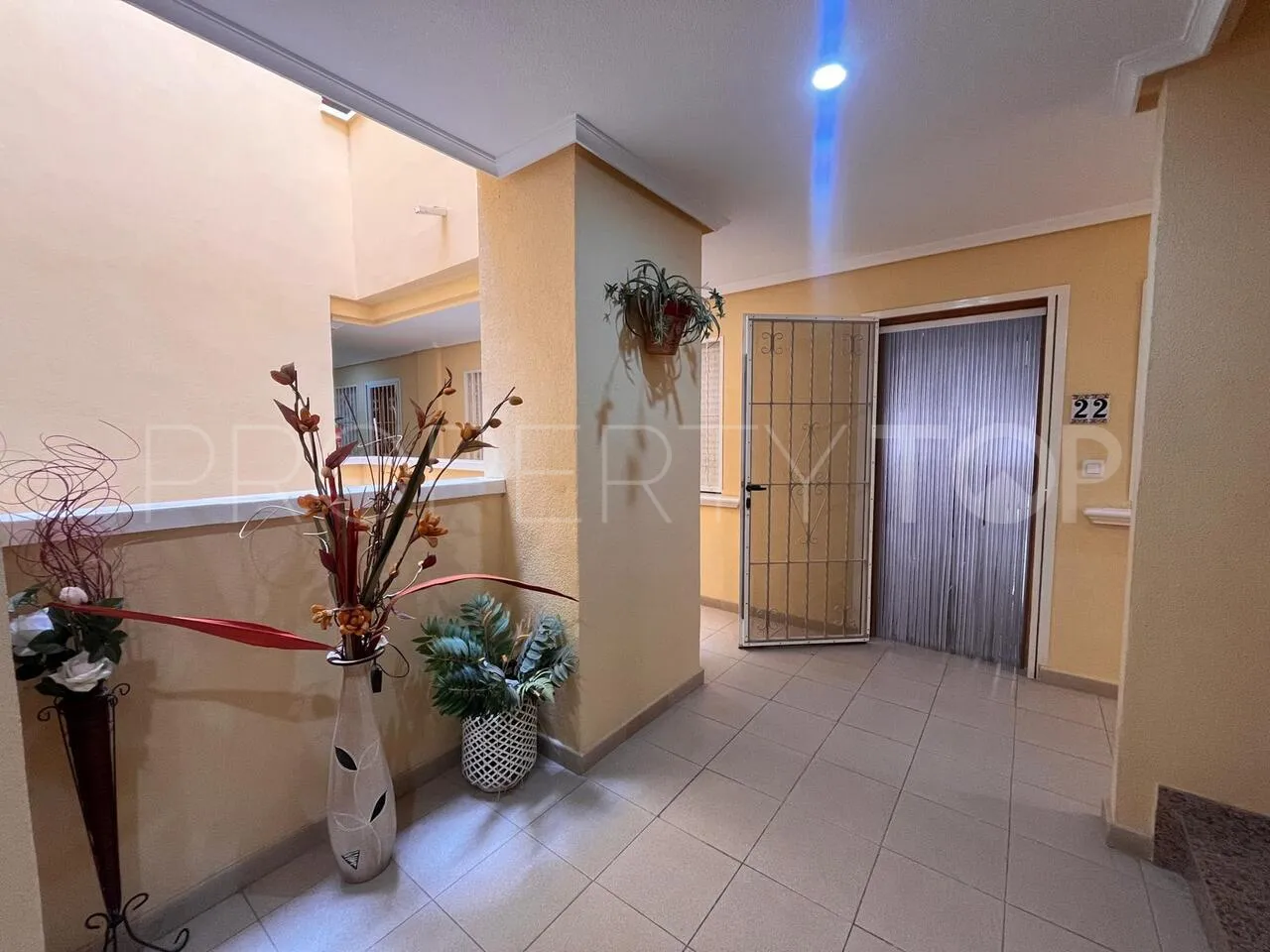 Buy apartment with 2 bedrooms in Algorfa