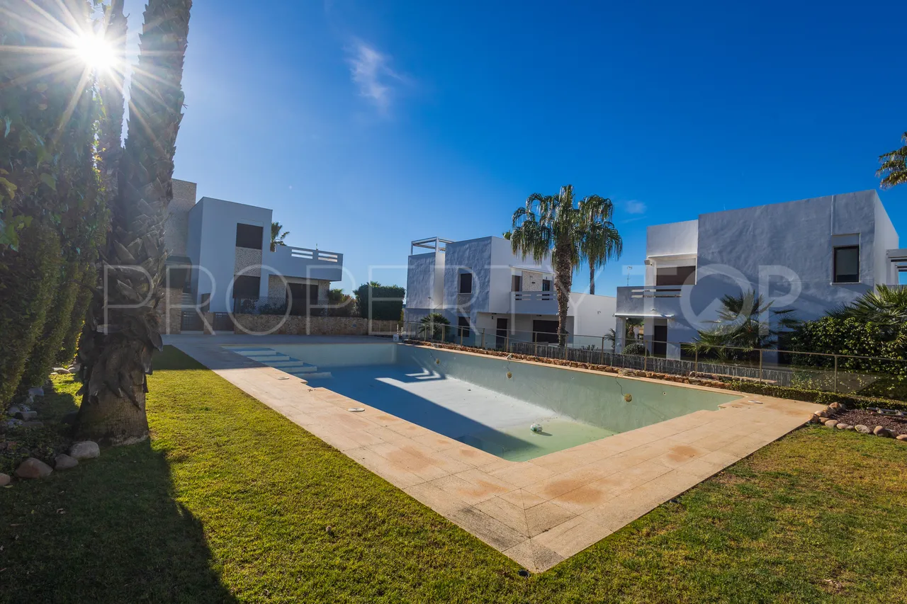 For sale villa with 3 bedrooms in La Finca Golf