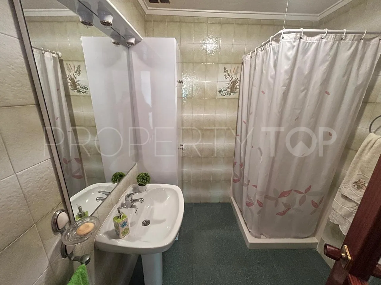 For sale 4 bedrooms town house in Algorfa