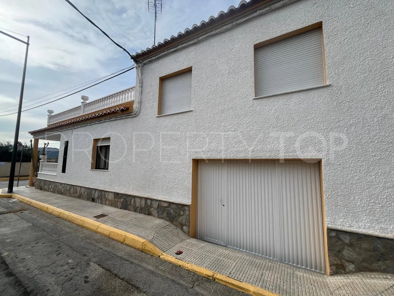 For sale 4 bedrooms town house in Algorfa