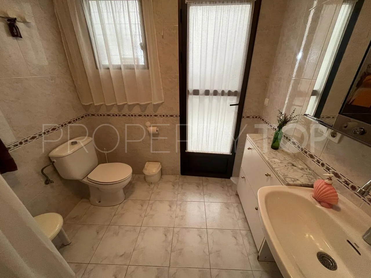 For sale 4 bedrooms town house in Algorfa