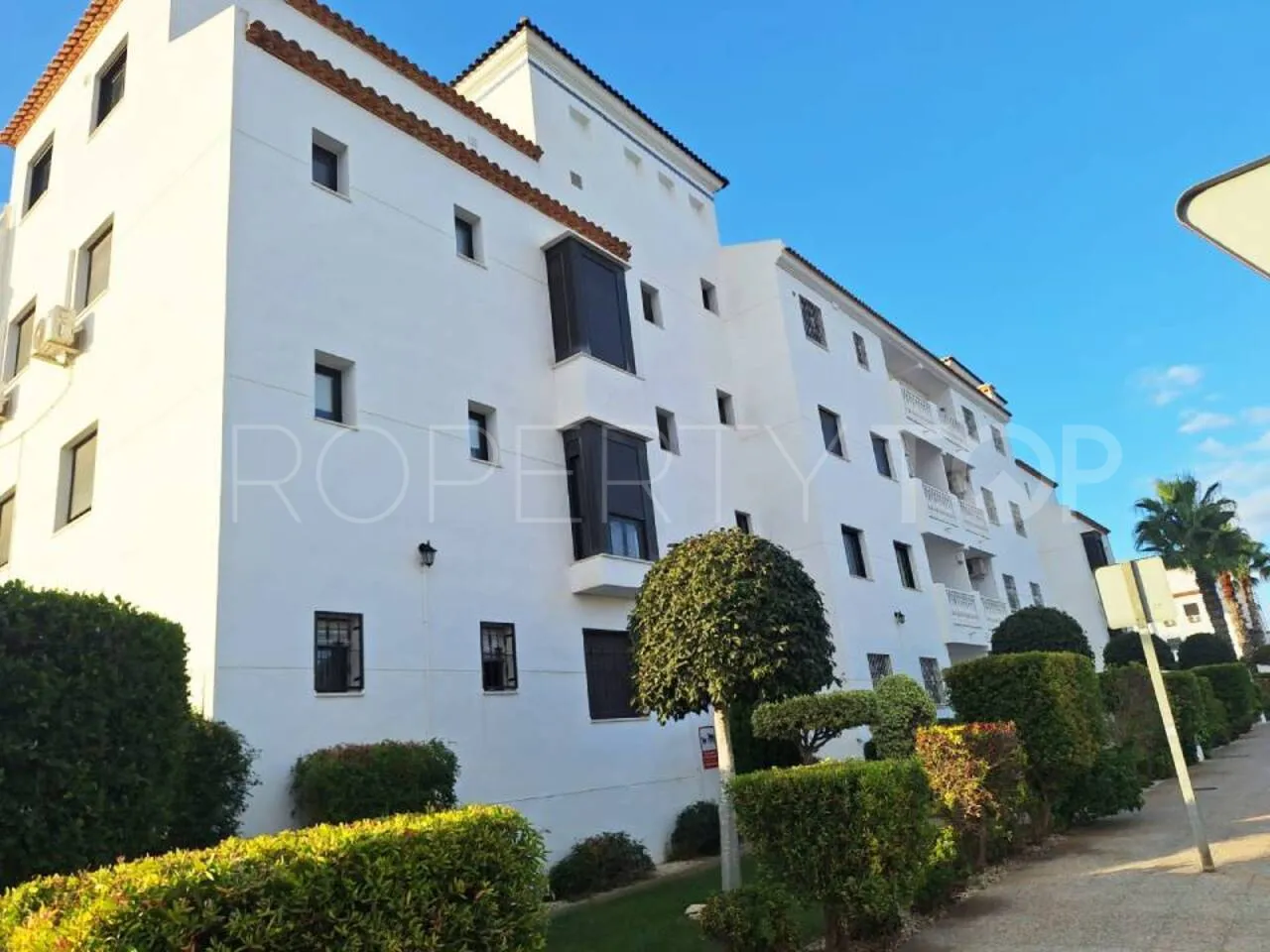 Buy apartment in Villamartin with 3 bedrooms