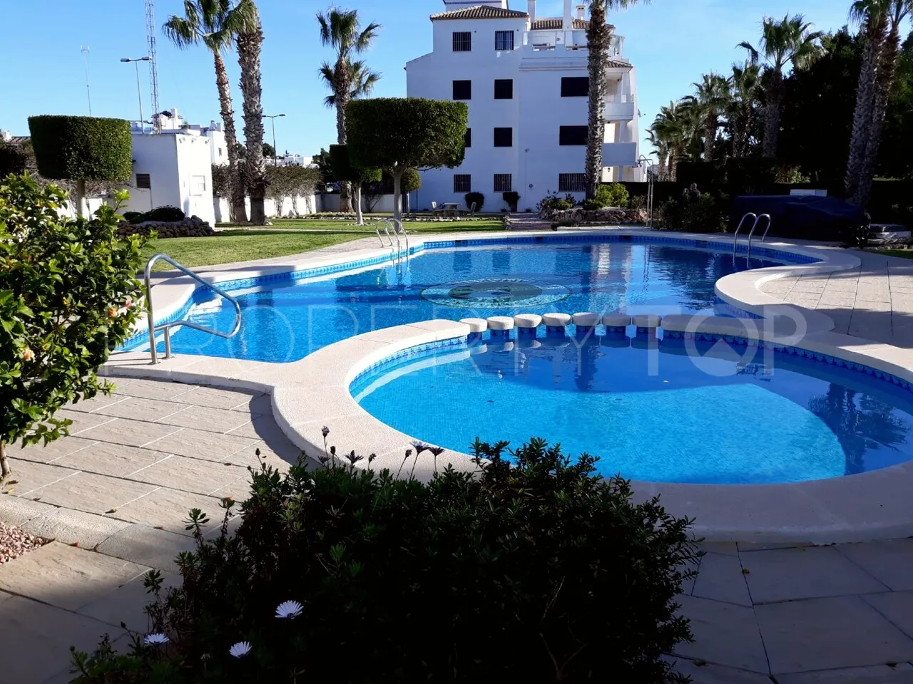 Buy apartment in Villamartin with 3 bedrooms