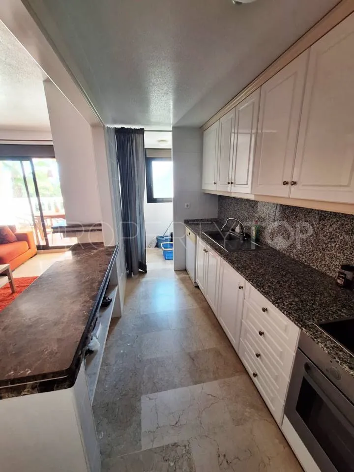 Buy apartment in Villamartin with 3 bedrooms