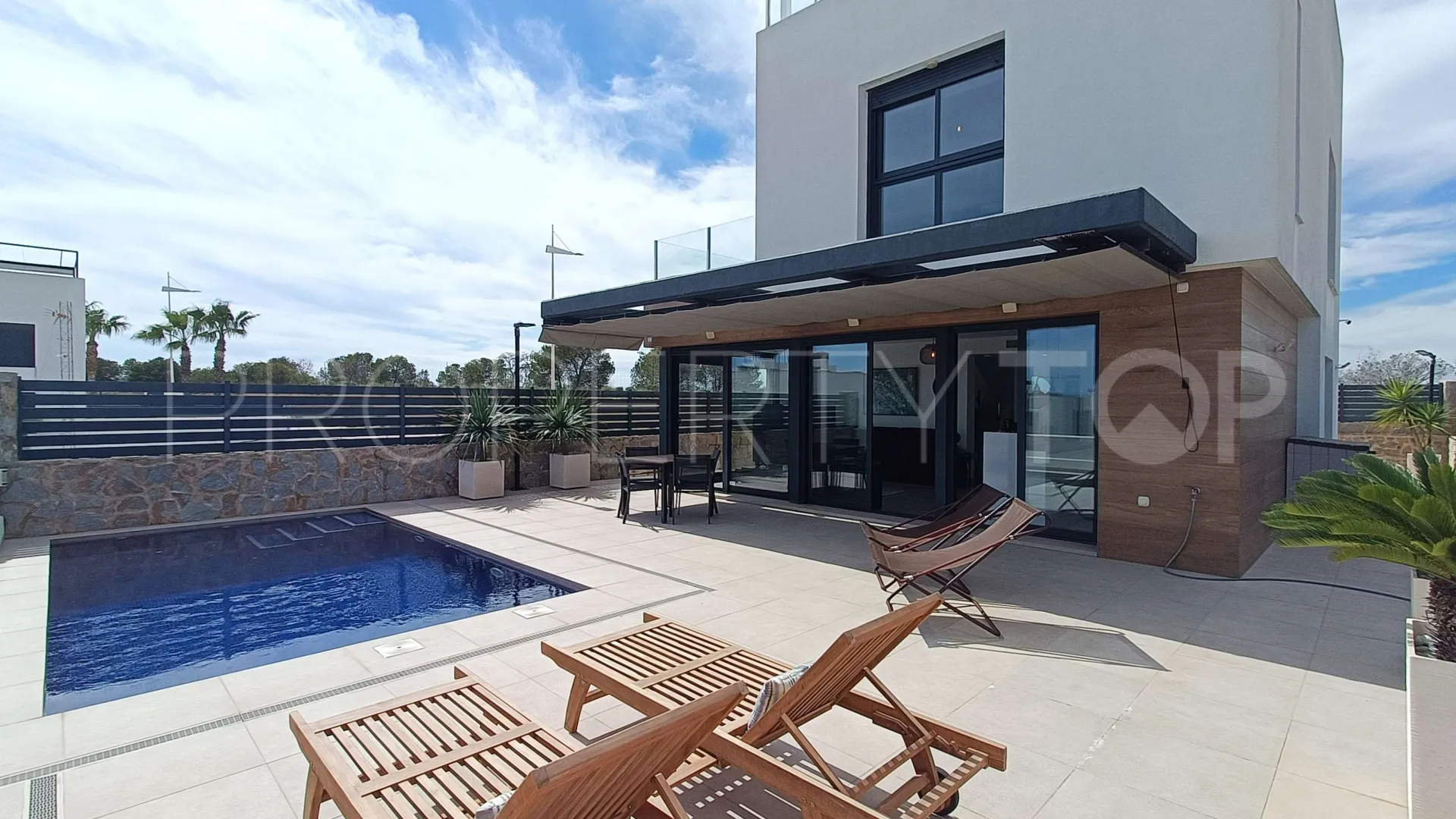 For sale La Finca Golf villa with 3 bedrooms