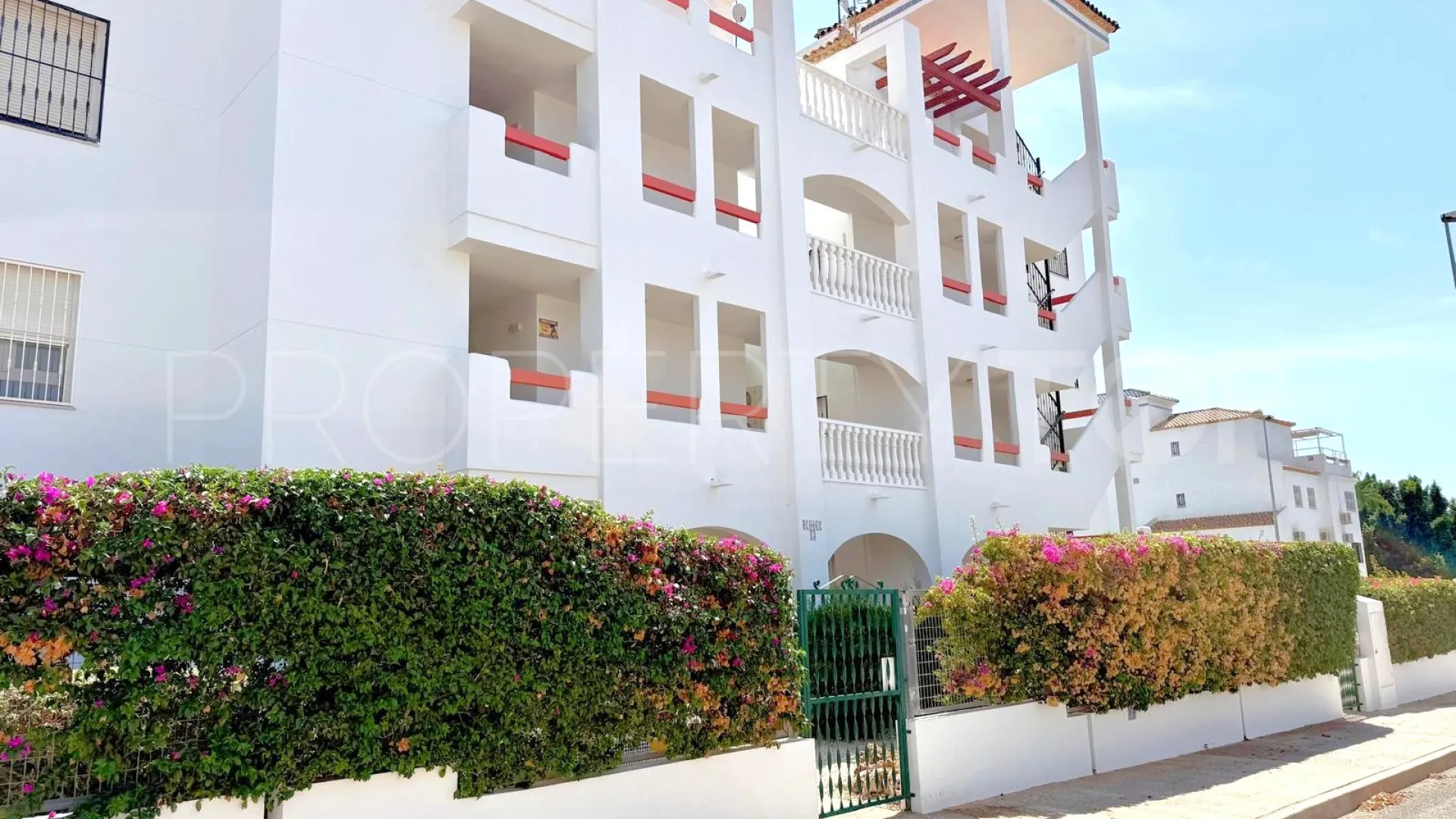For sale 2 bedrooms apartment in Villamartin
