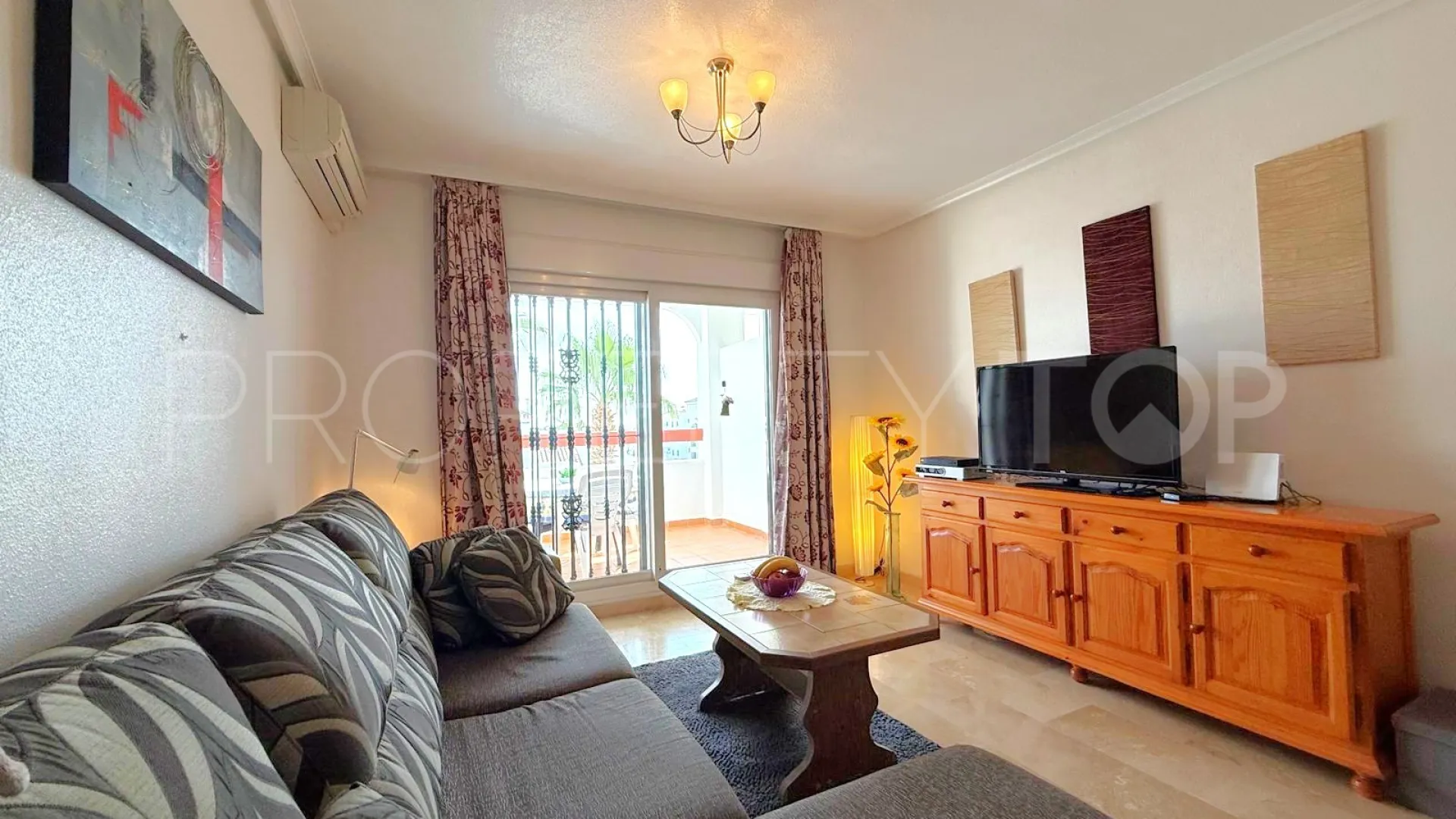 For sale 2 bedrooms apartment in Villamartin