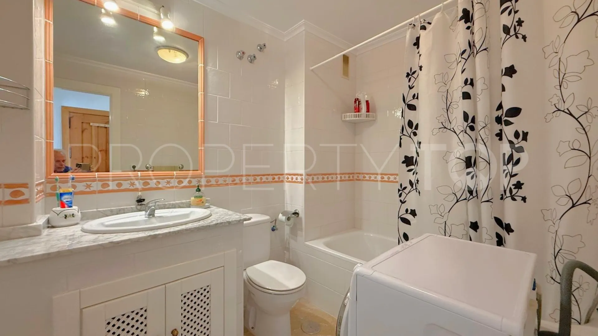 For sale 2 bedrooms apartment in Villamartin