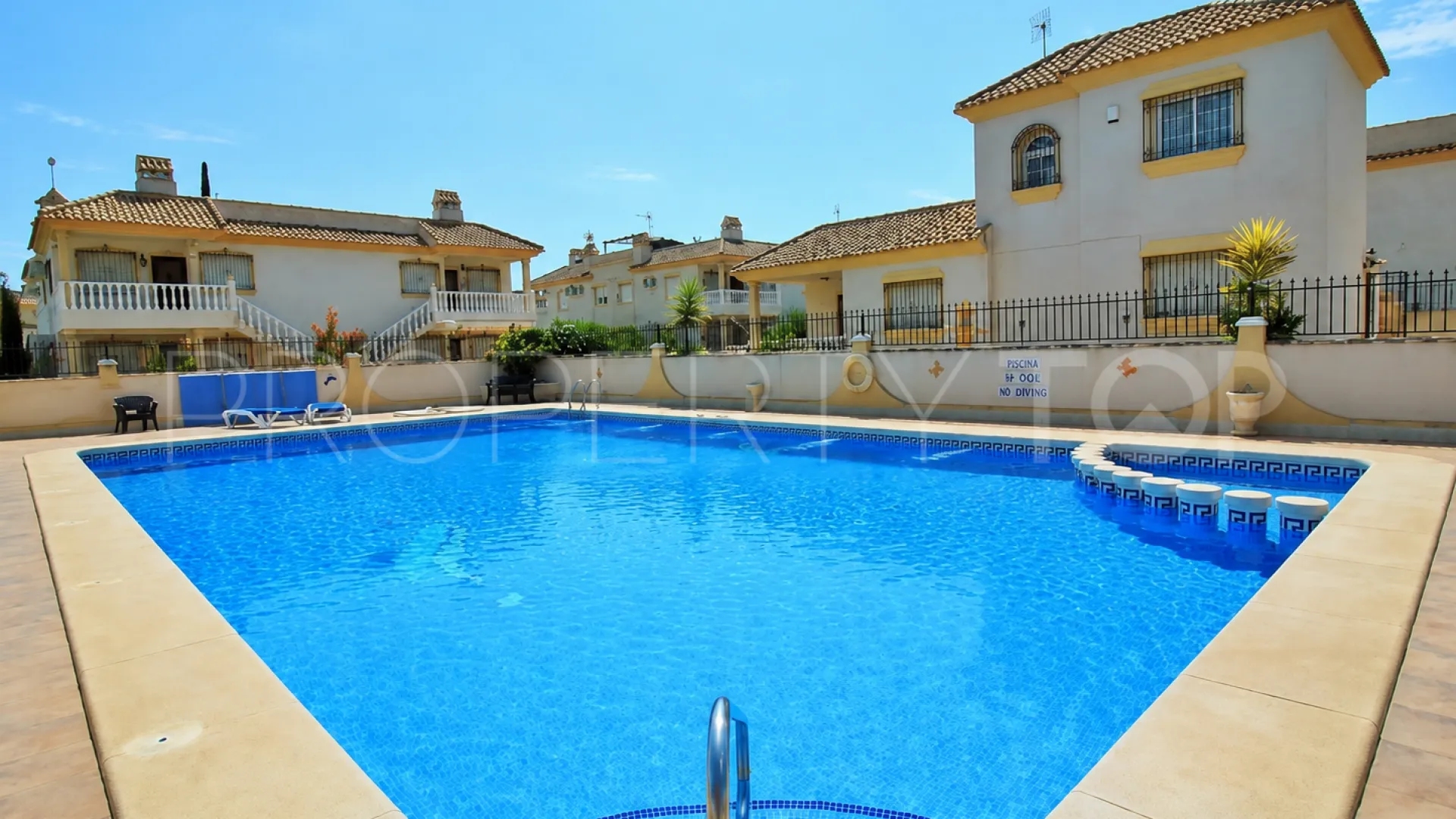 Apartment for sale in Villamartin with 2 bedrooms