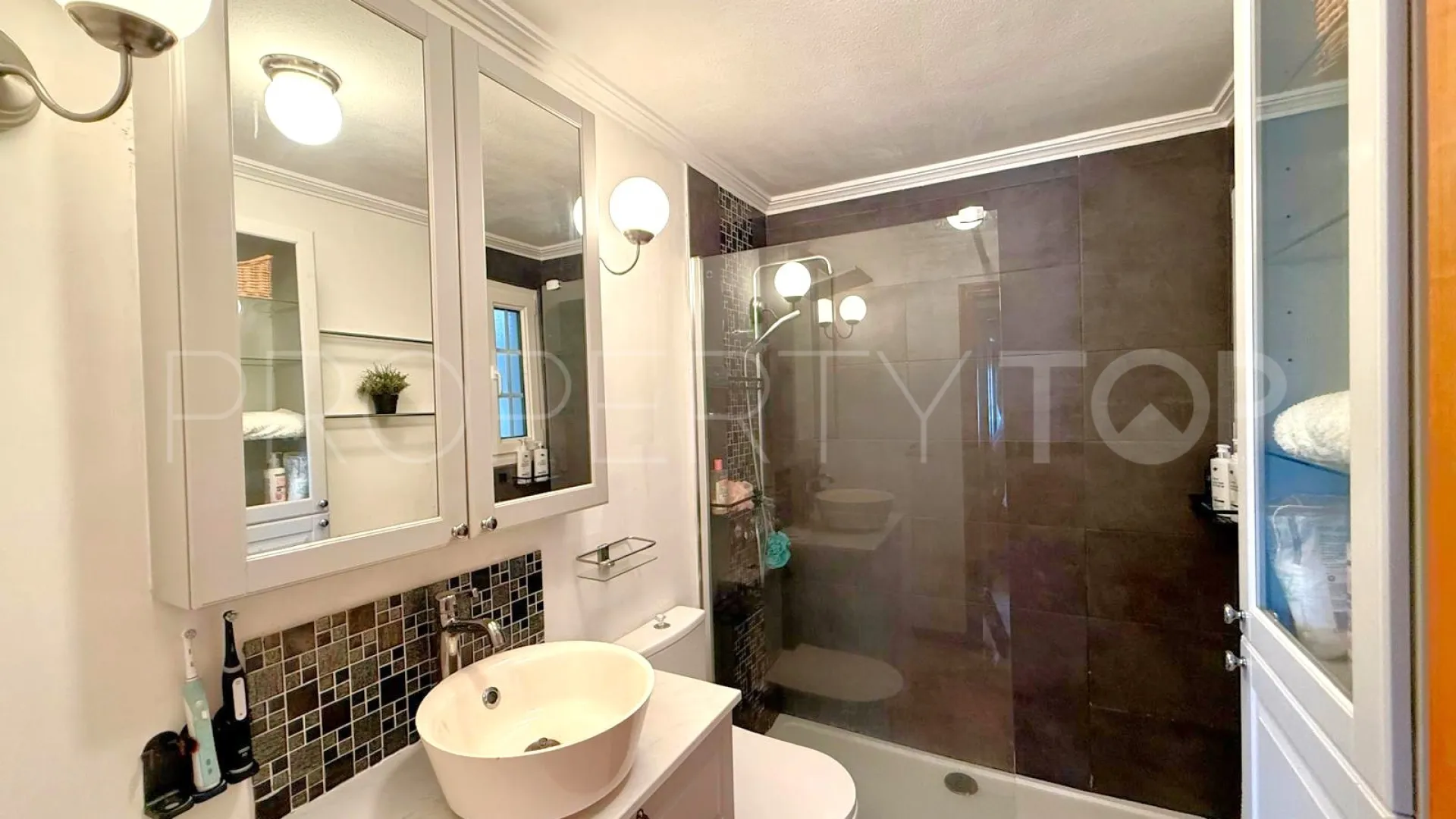 Apartment for sale in Villamartin with 2 bedrooms
