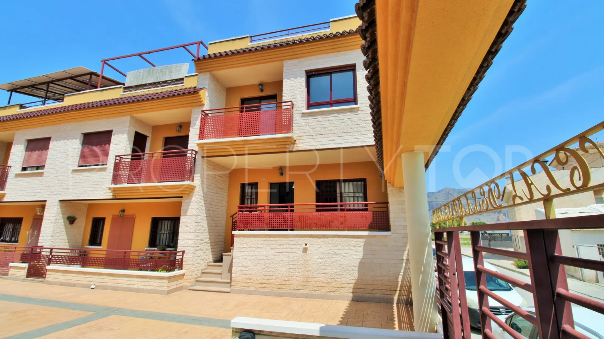 For sale town house in Orihuela with 3 bedrooms