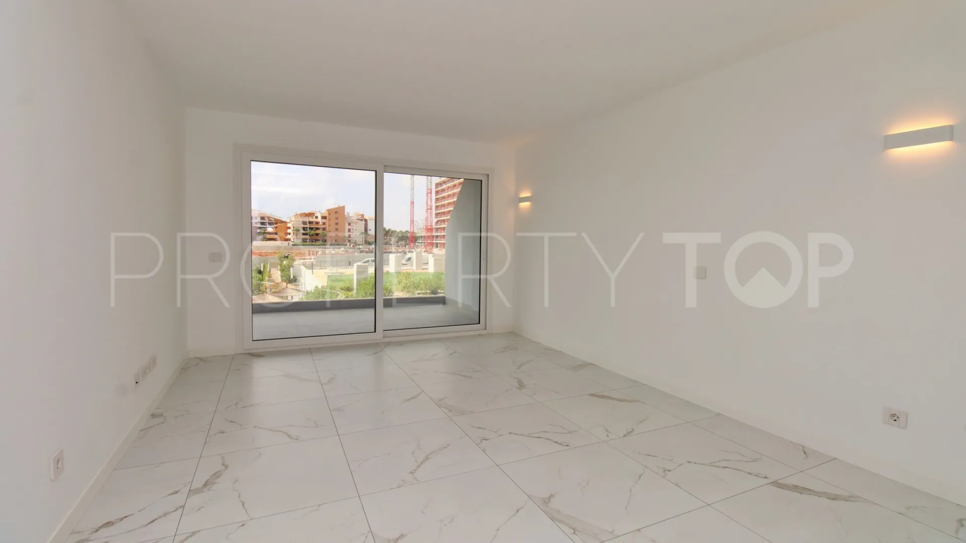Se vende apartamento en Punta Prima de 2 dormitorios