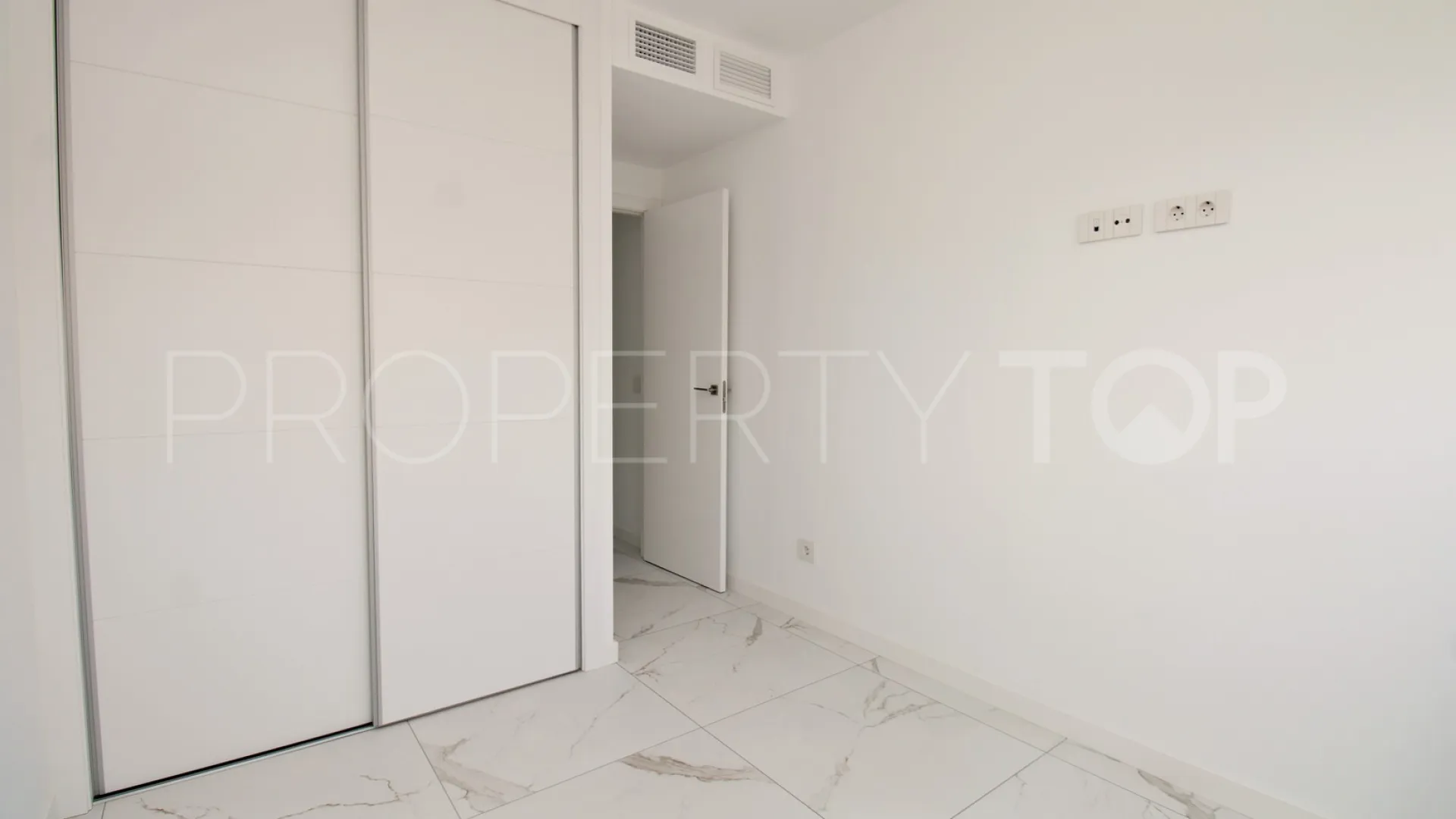 Se vende apartamento en Punta Prima de 2 dormitorios