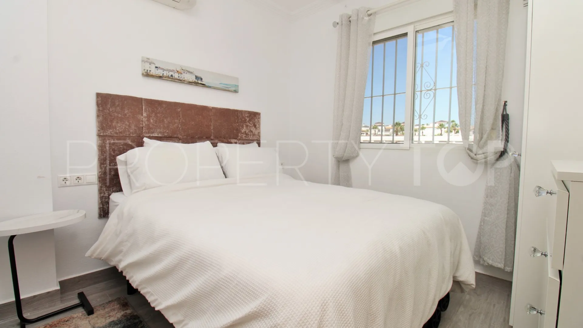Buy 2 bedrooms apartment in Villamartin