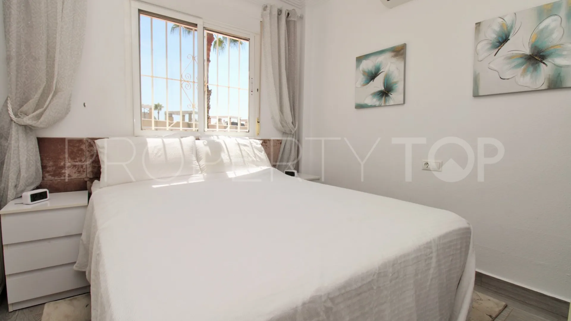 Buy 2 bedrooms apartment in Villamartin