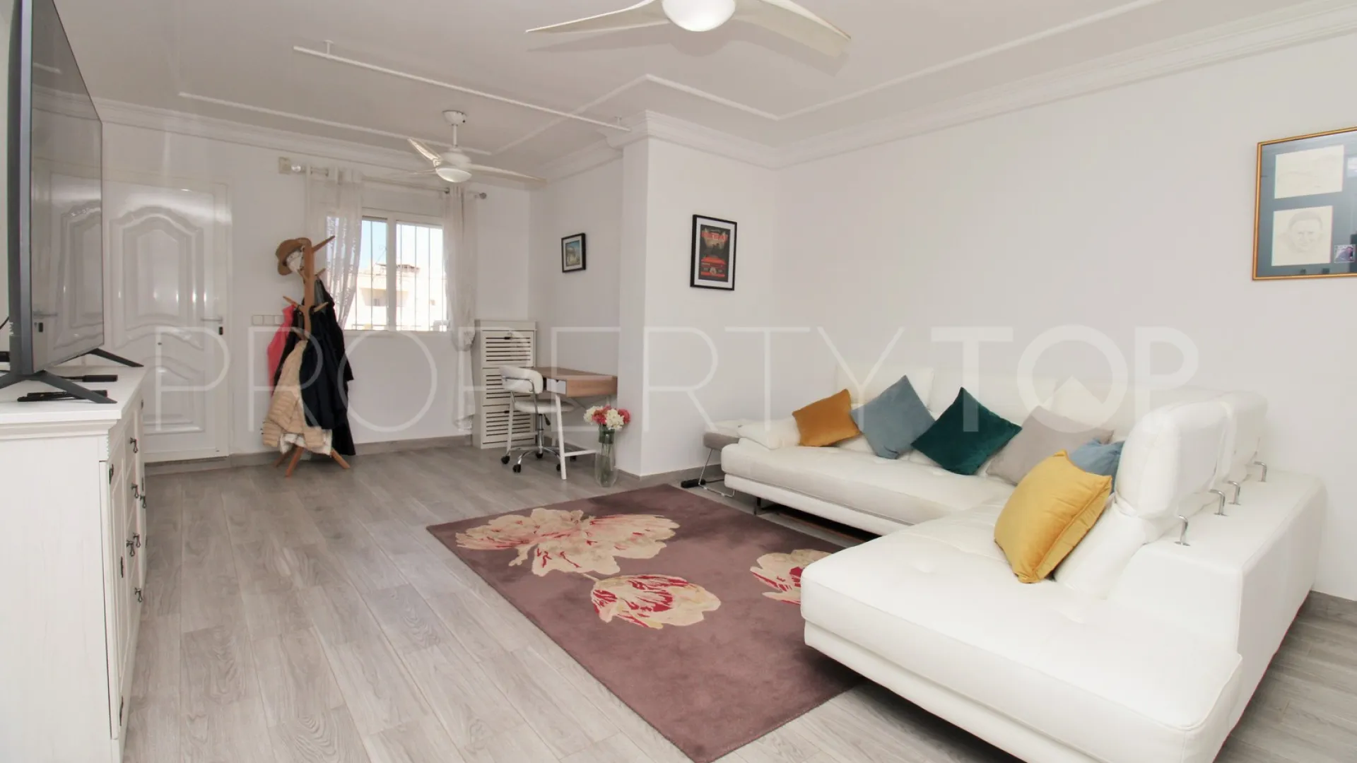 Buy 2 bedrooms apartment in Villamartin