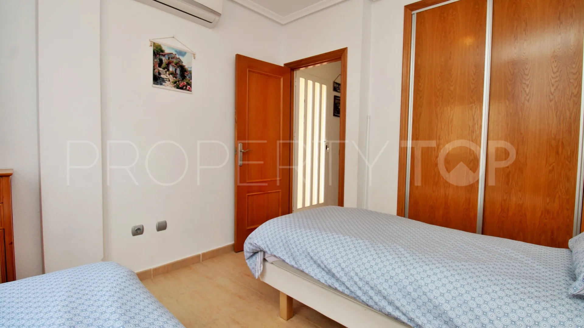 3 bedrooms Villamartin town house for sale