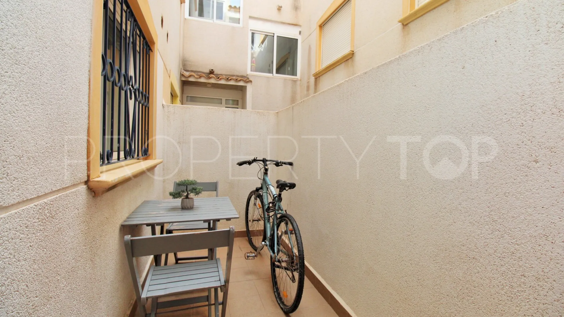 Apartamento en venta con 2 dormitorios en Punta Prima