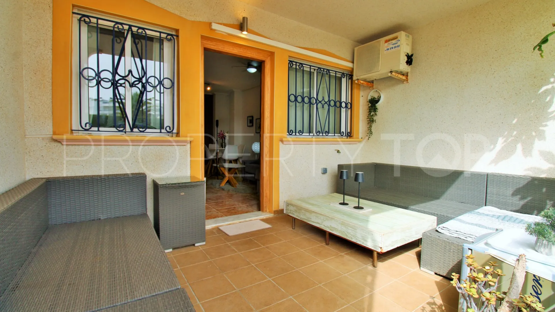 Apartamento en venta con 2 dormitorios en Punta Prima