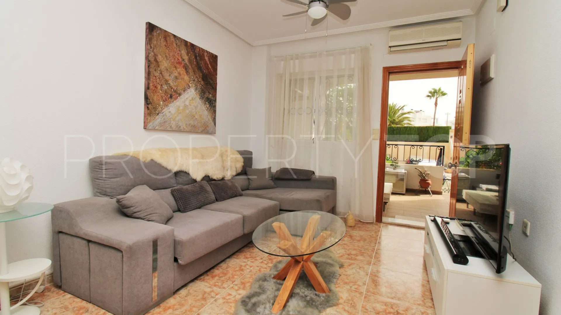 Apartamento en venta con 2 dormitorios en Punta Prima