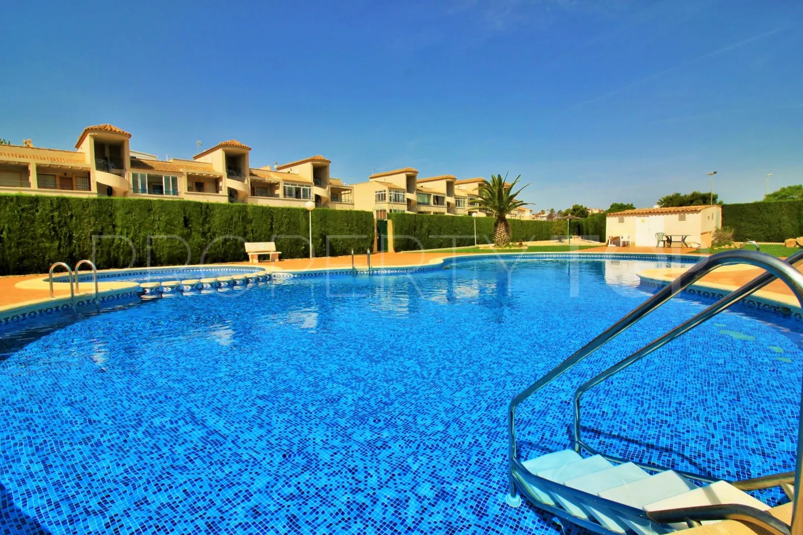 Apartamento en venta con 2 dormitorios en Punta Prima