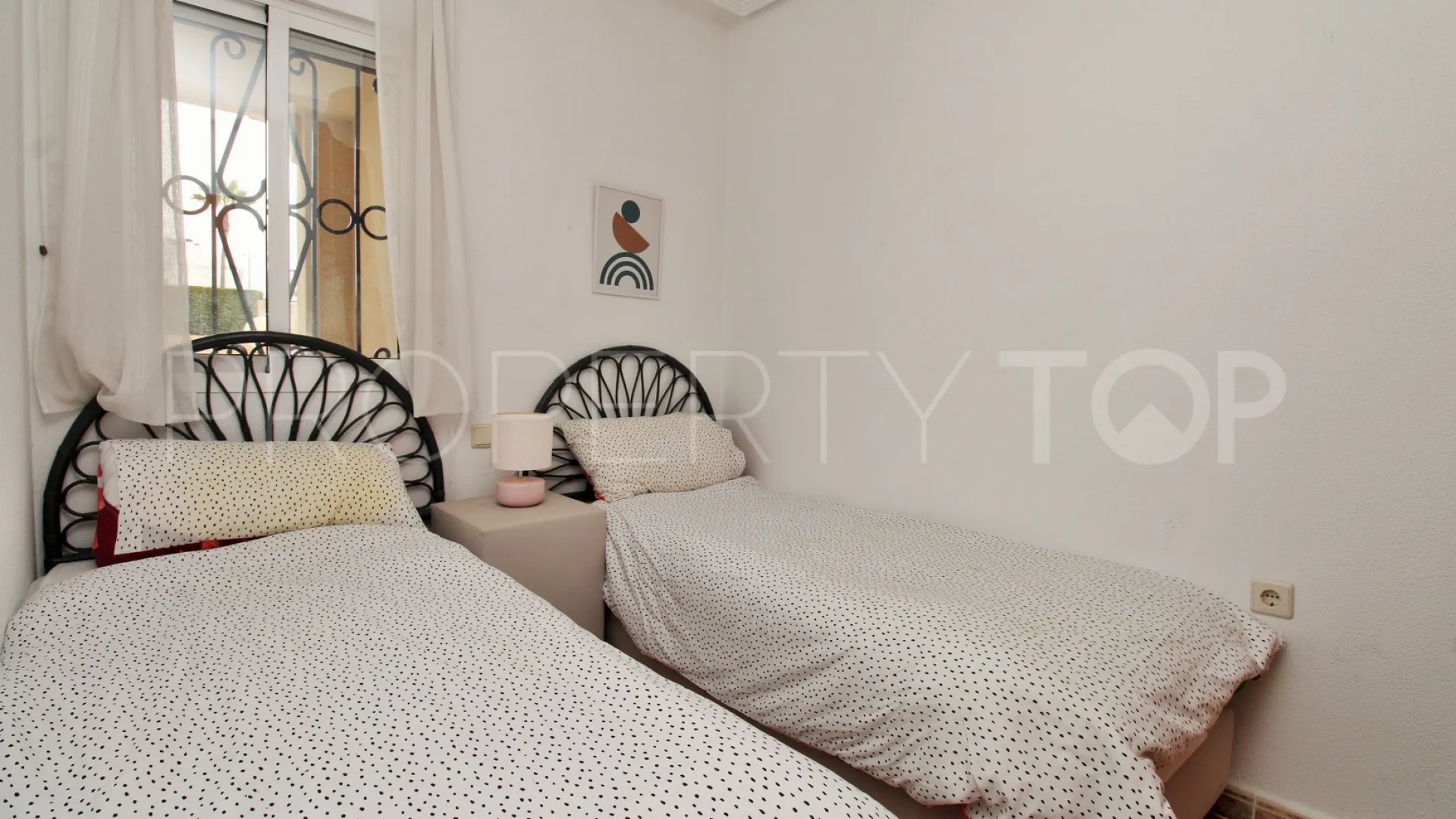 Apartamento en venta con 2 dormitorios en Punta Prima