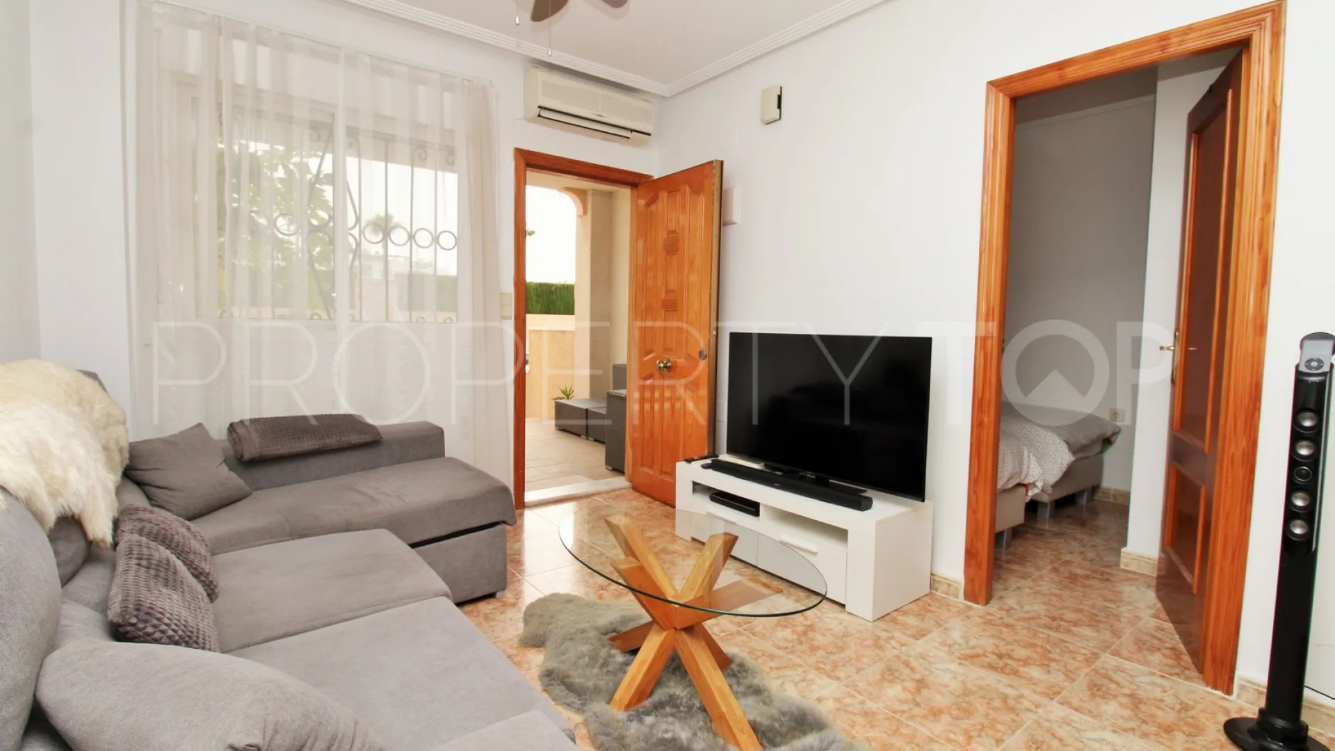 Apartamento en venta con 2 dormitorios en Punta Prima