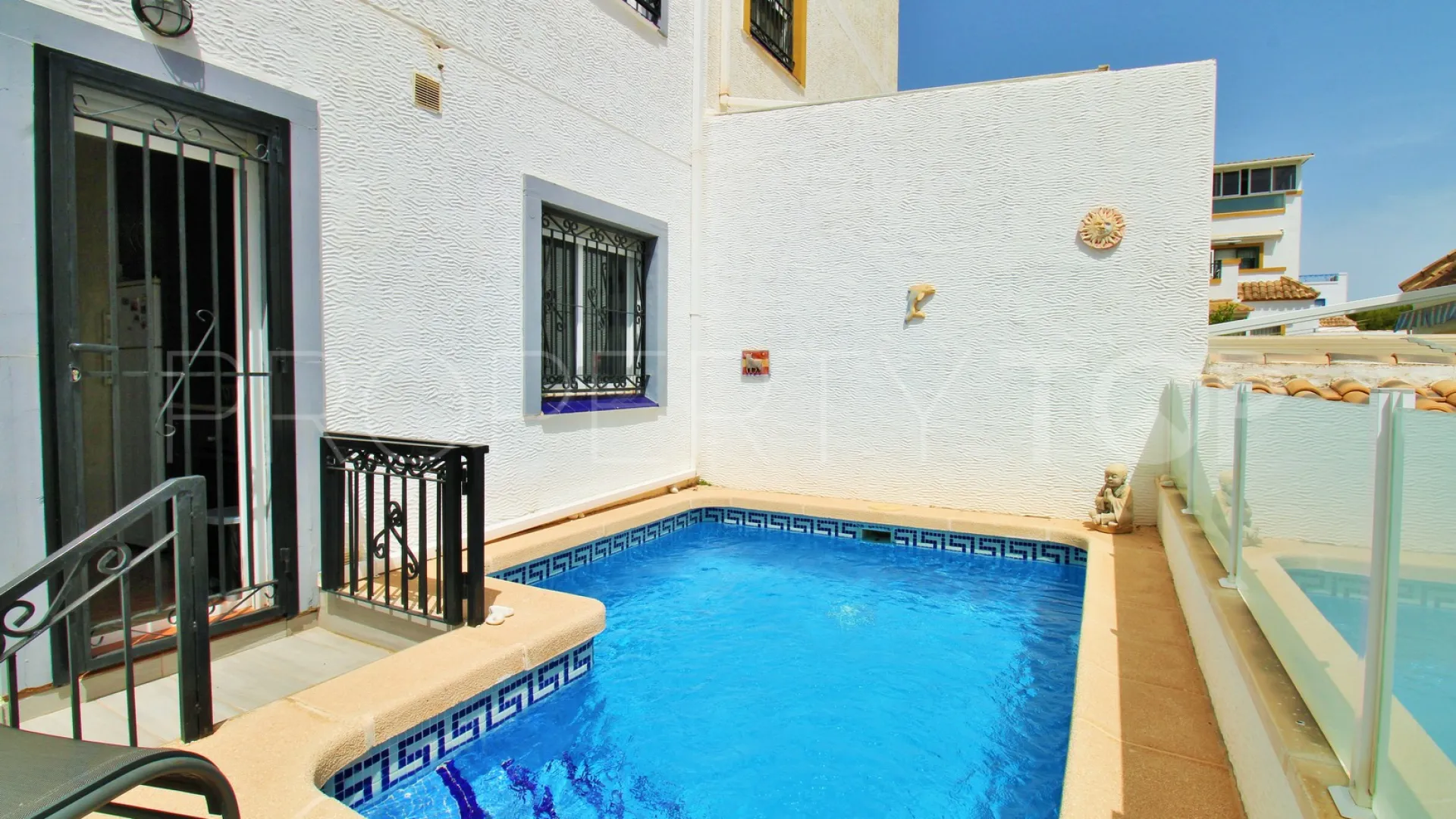 Town house for sale in Los Altos de Marbella with 3 bedrooms