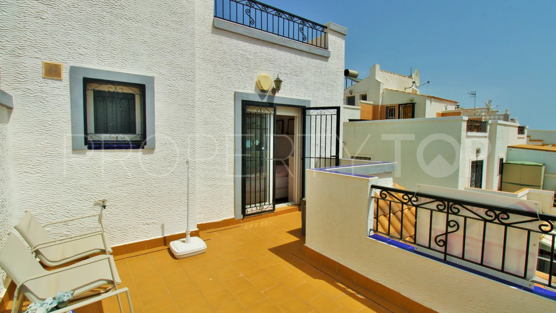 Town house for sale in Los Altos de Marbella with 3 bedrooms