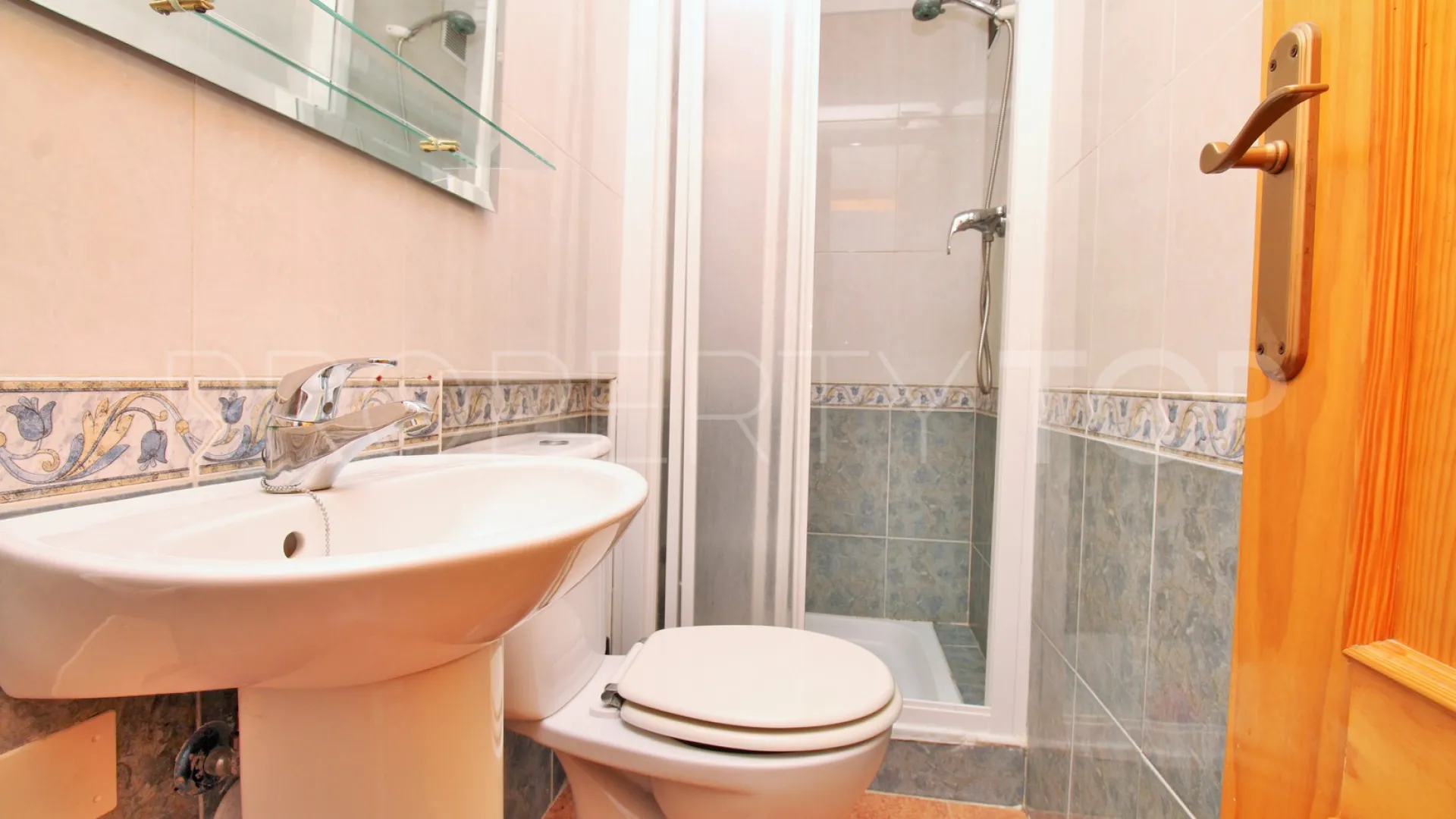 Town house for sale in Los Altos de Marbella with 3 bedrooms
