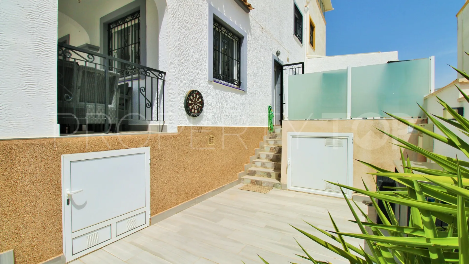Town house for sale in Los Altos de Marbella with 3 bedrooms